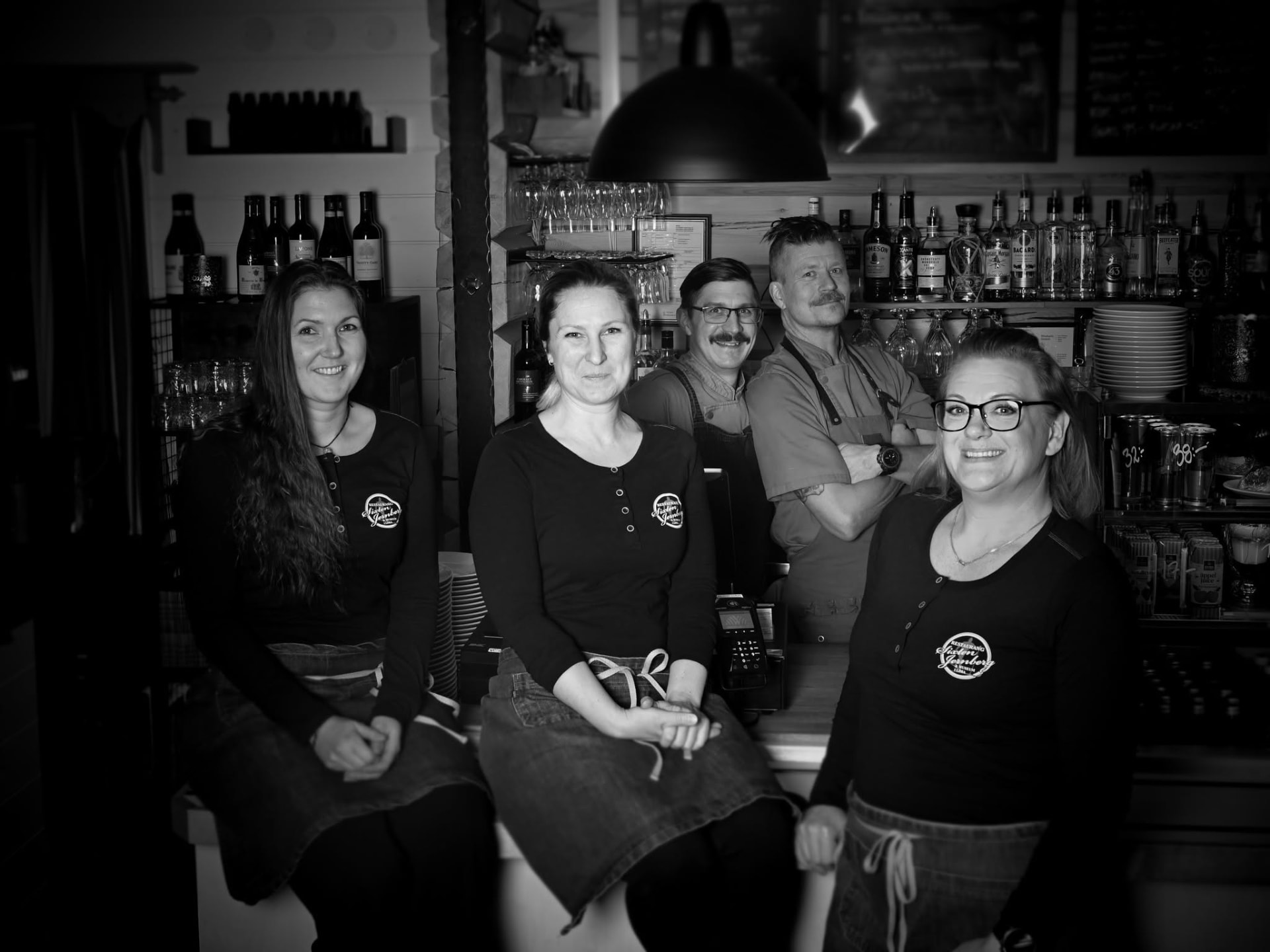 Personalen på Restaurang Sixten i baren